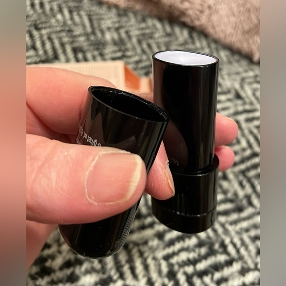 🌟HP🌟 QTY 2 ILLUMINATING Stick LOVE Glow Balm Avon MOONSTRUCK Discontinued!! - Picture 5 of 10